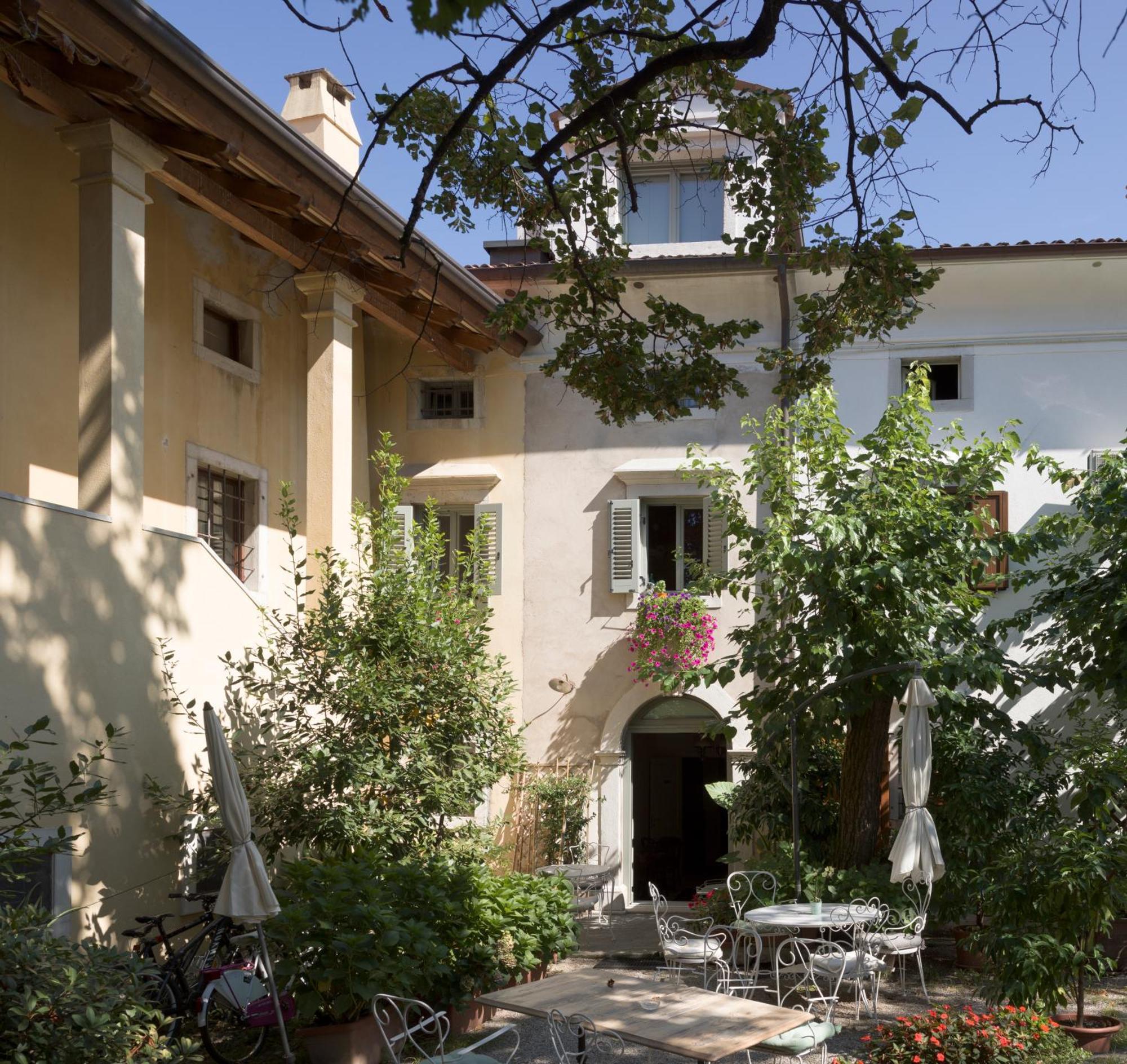 Greif Boutique Juna Aurisina Buitenkant foto