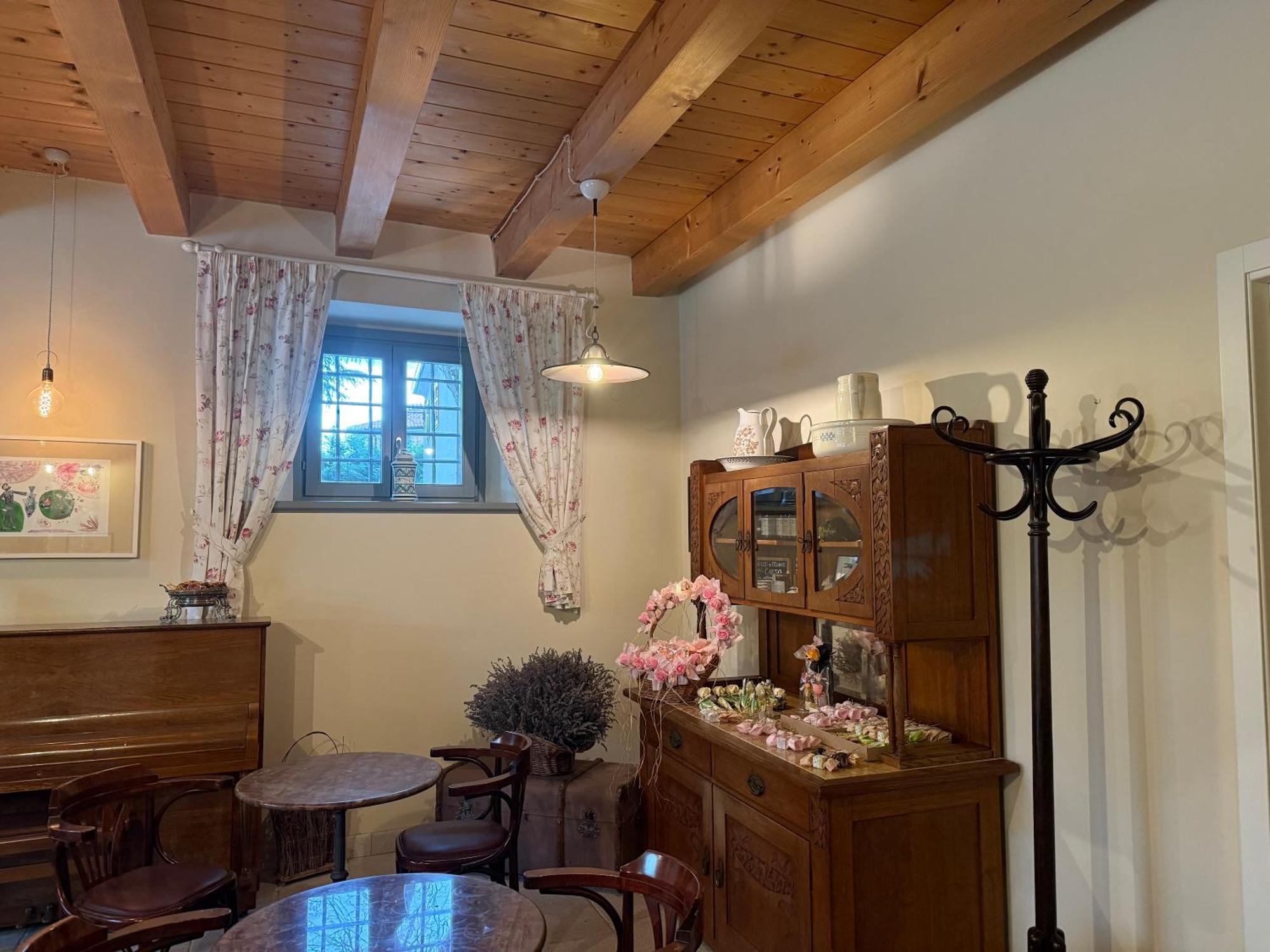 Greif Boutique Juna Aurisina Buitenkant foto